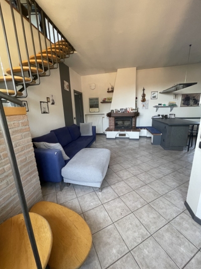 APPARTAMENTO CENTRALISSIMO CON  GROSSO TERRAZZO E OTTIME FINITURE